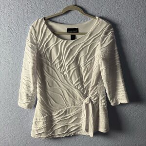 Frank Lyman Design White Textured Top Tie Detail